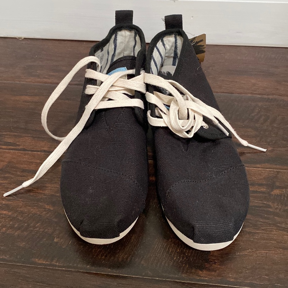 NWT Black Toms Botas sneaker 7.5